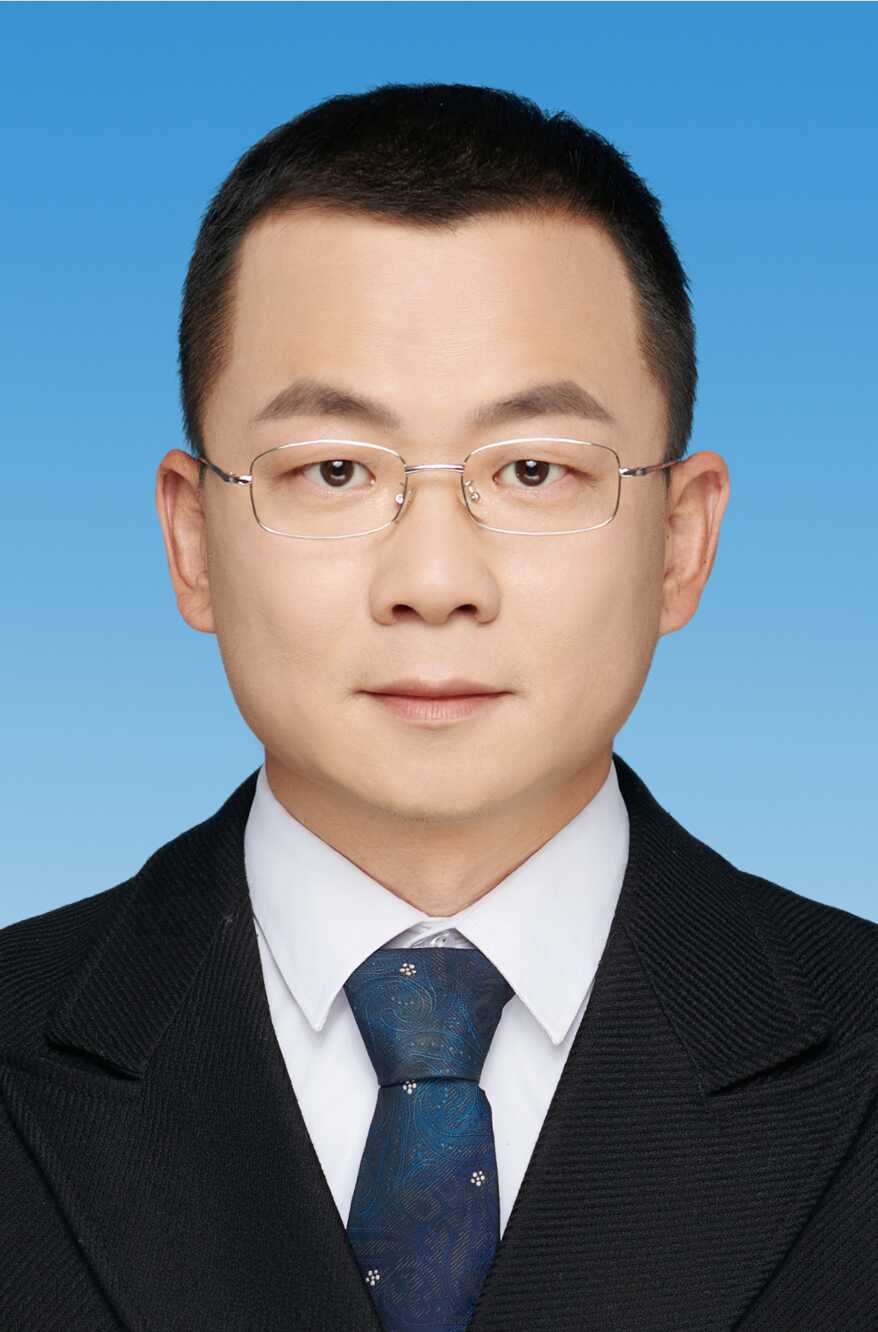 李偉